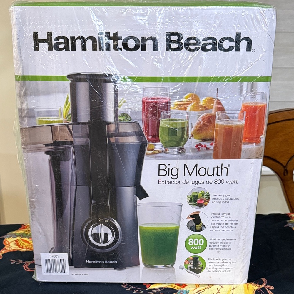 Hamilton Beach Big Mouth Juicer with Black and Green Accents
